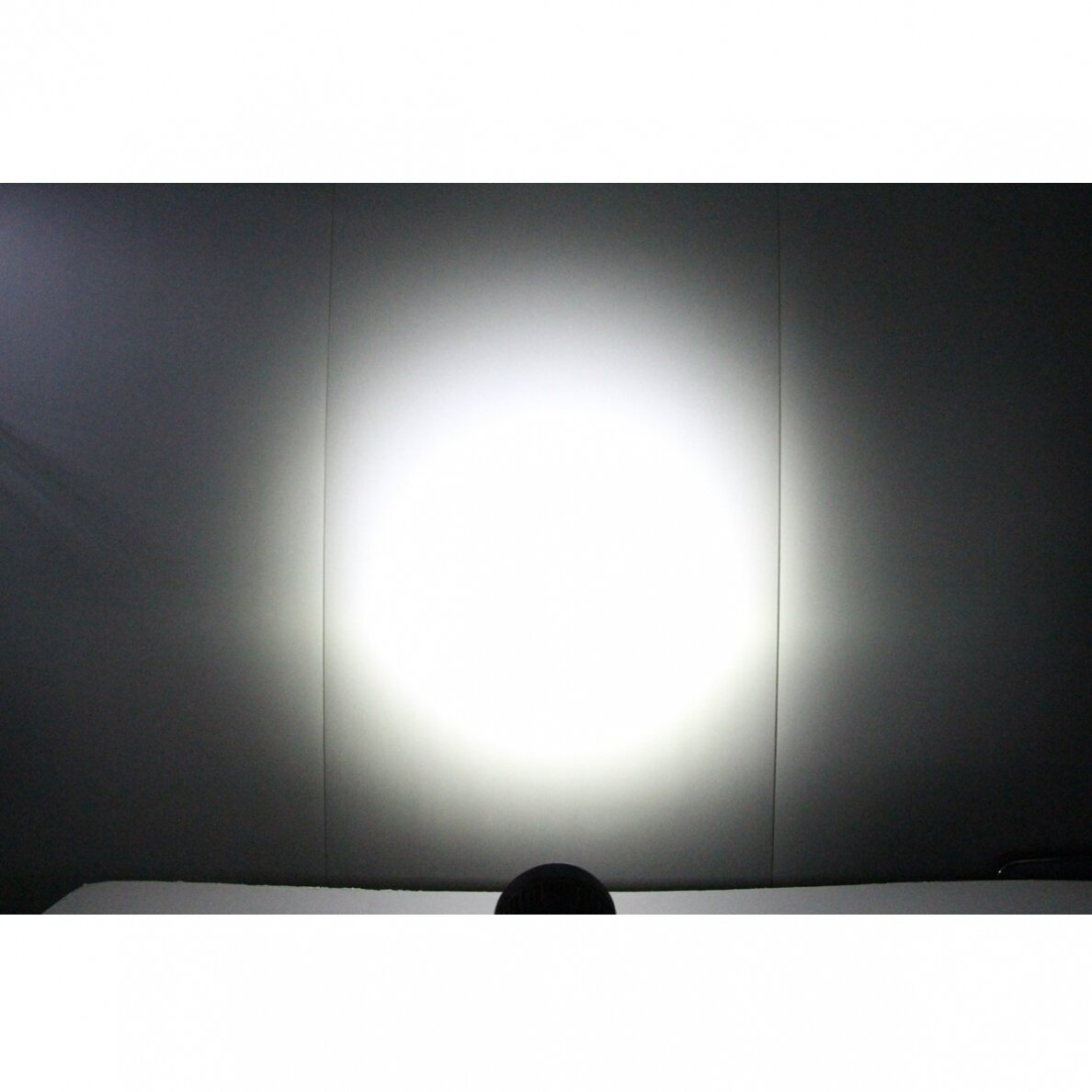 EMC LED siauro švietimo apvalus darbo žibintas 27W, 10-30V, 9 LED 10 EMC LED siauro švietimo apvalus darbo žibintas 27W, 10-30V, 9 LED 10