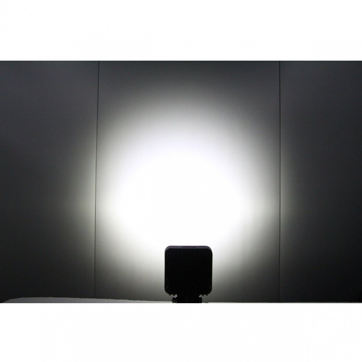 EMC LED siauro švietimo darbo žibintas 27W, 10-30V, 9 LED 8 EMC LED siauro švietimo darbo žibintas 27W, 10-30V, 9 LED 8