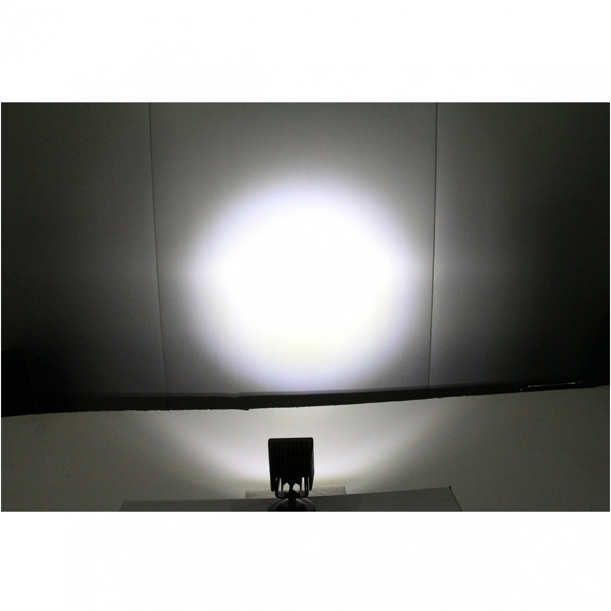 EMC MINI LED darbo žibintas 20W, 10-30V, 4 LED 9 EMC MINI LED darbo žibintas 20W, 10-30V, 4 LED 9