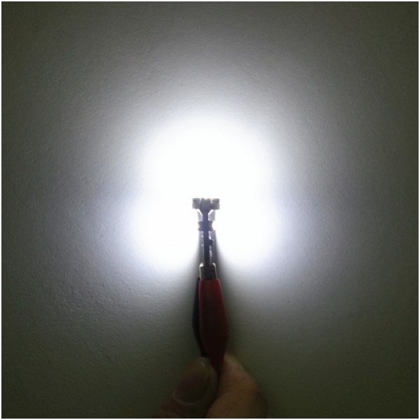 Balta LED CAN BUS lemputė T10 / W5W - 5 LED 4 Balta LED CAN BUS lemputė T10 / W5W - 5 LED 4
