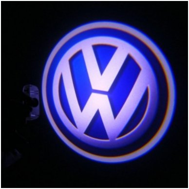 VOLKSWAGEN VW automobilio LED 3D logotipas šešėlis į duris šviečiantis ant žemės- įgręžiamas 1 VOLKSWAGEN VW automobilio LED 3D logotipas šešėlis į duris šviečiantis ant žemės- įgręžiamas 1